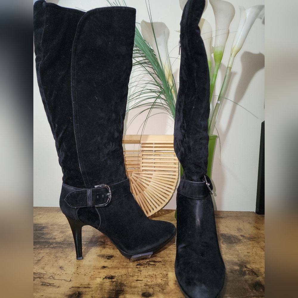 Elegant Black Suede Women's Boots